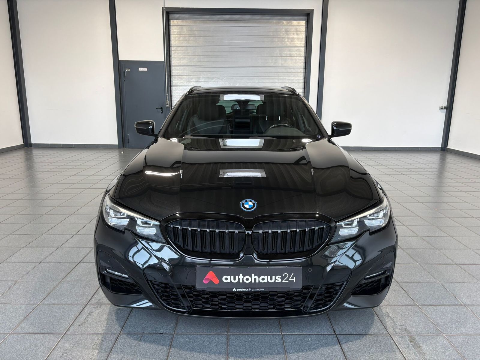 BMW 320 e M Sport  LED|Navi|PDC|AHK|Kamera imagem 2