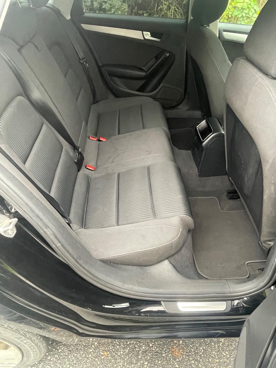 Audi A4 2009 — photo 13