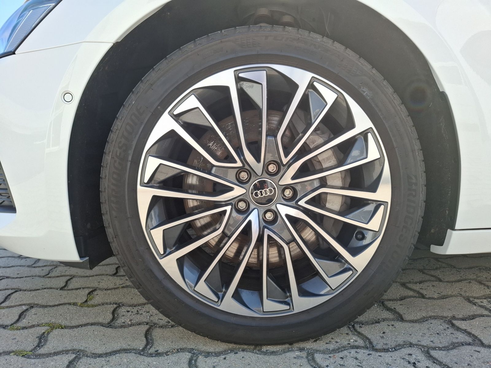 Fahrzeugabbildung Audi A6 Avant 50 TFSI e quattro Matrix AHK HUD AVC AC