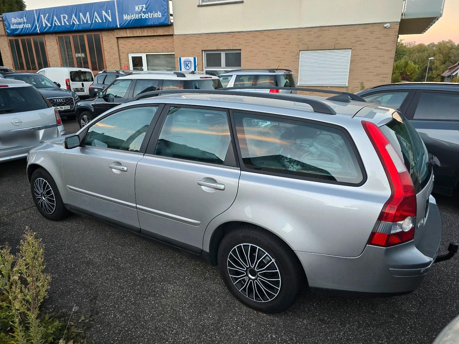 Volvo V50 2005 — салон