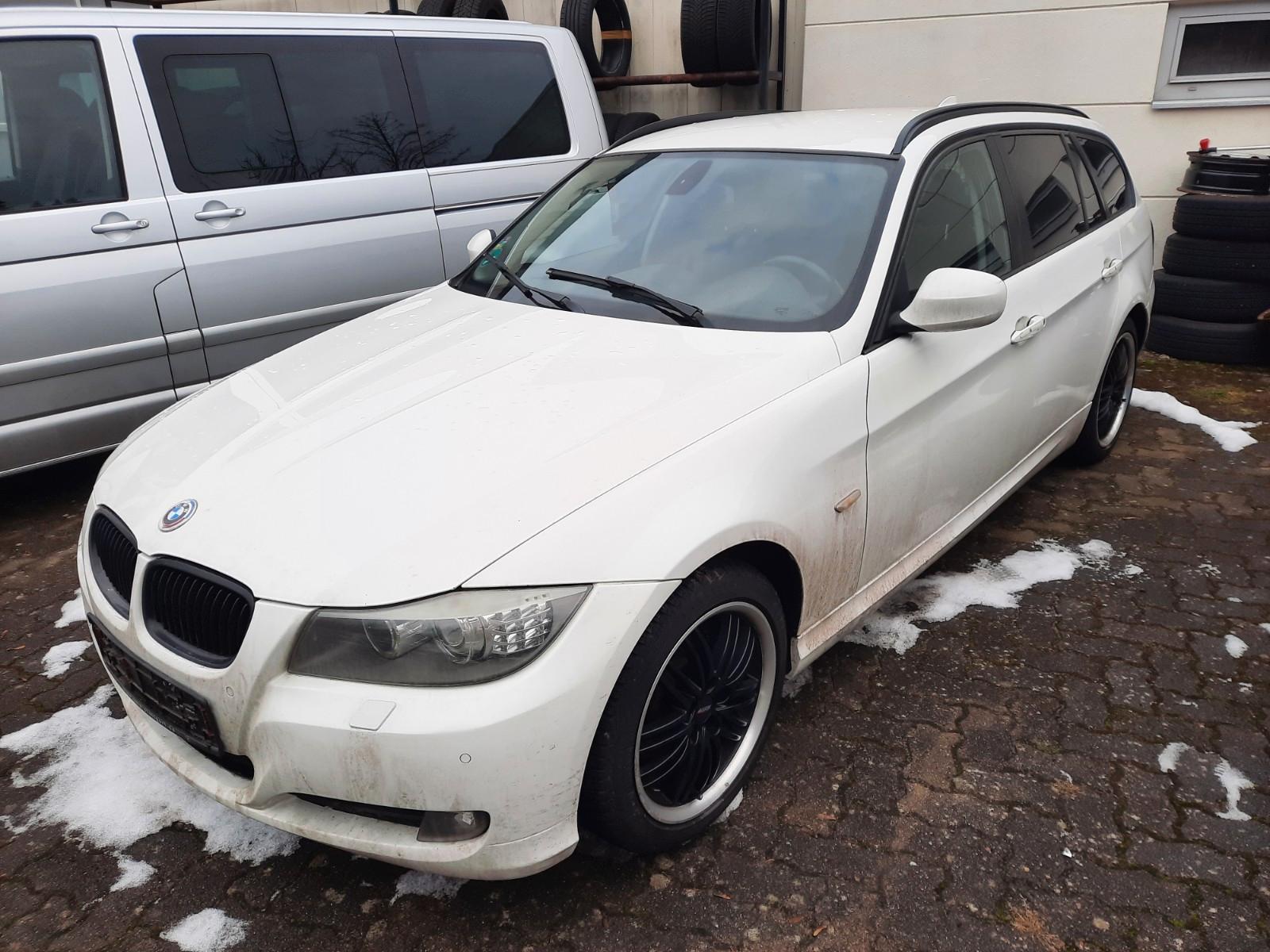 BMW 318d Touring Leder+Automatik+Navi+Harman-Kardon
