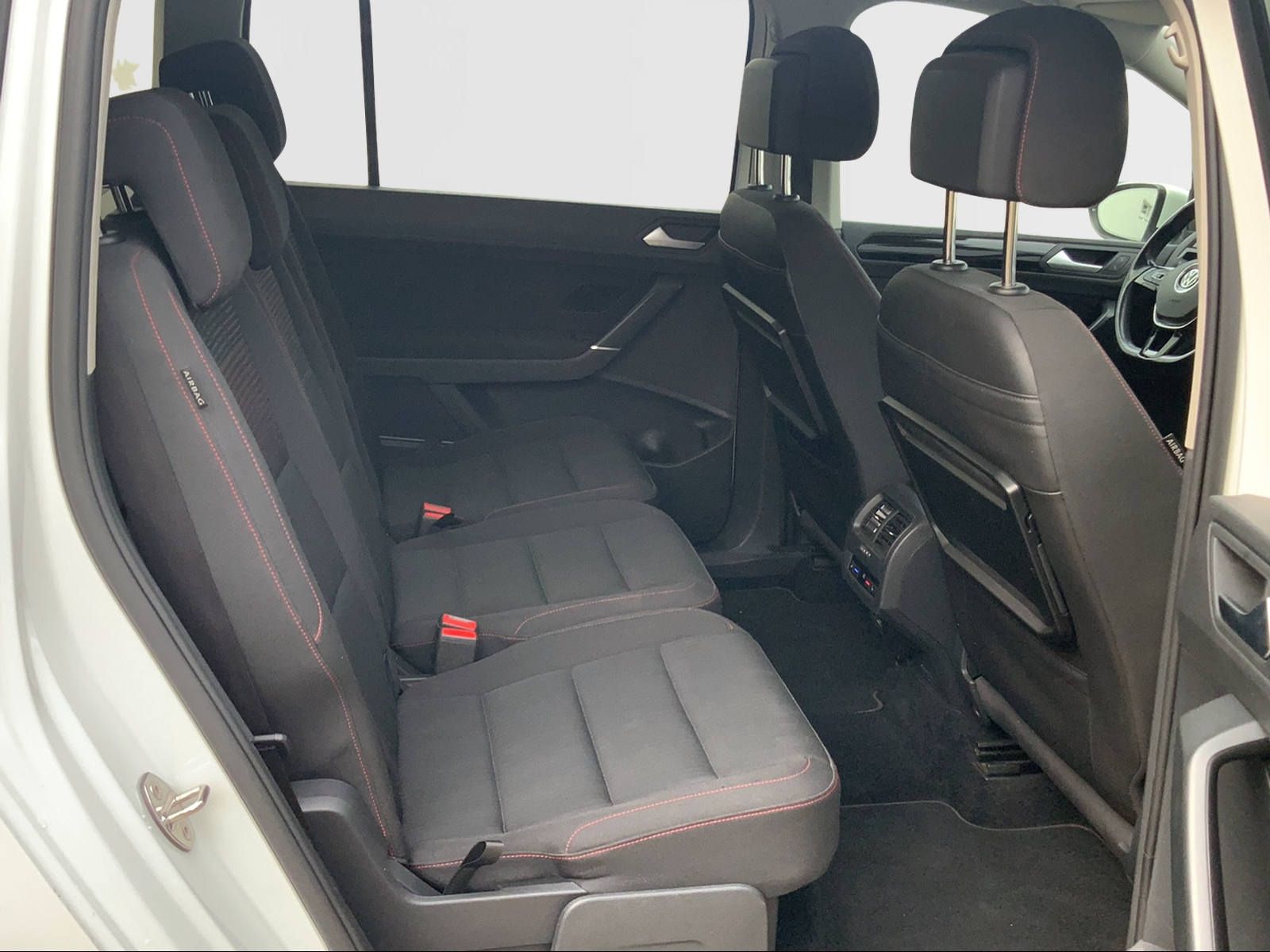 Touran 2.0 TDI, SOUND,LED,SHZ,PANO,NAV,AHK.