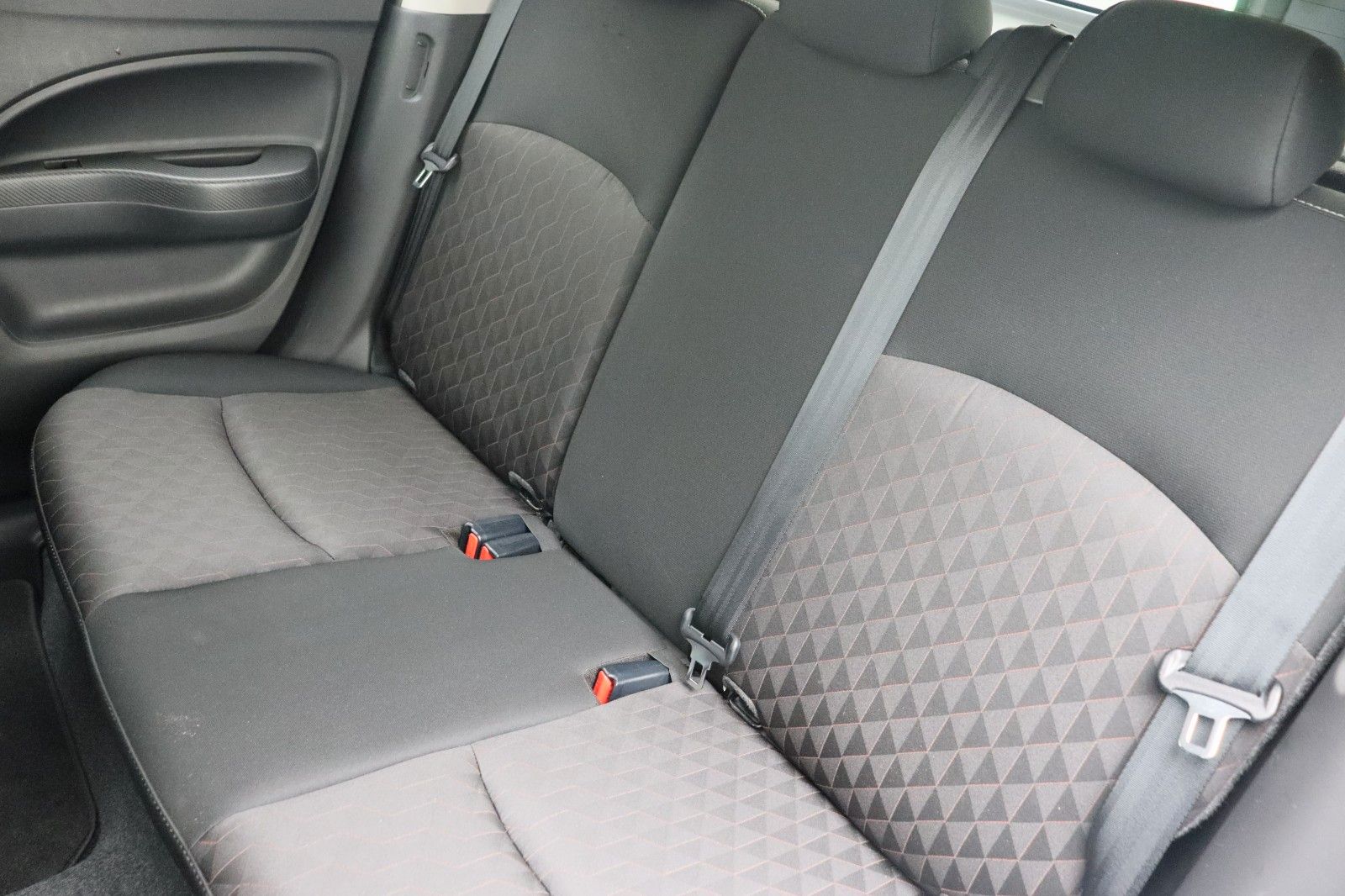 Fahrzeugabbildung Mitsubishi Space Star 1.2 Intro Edition+