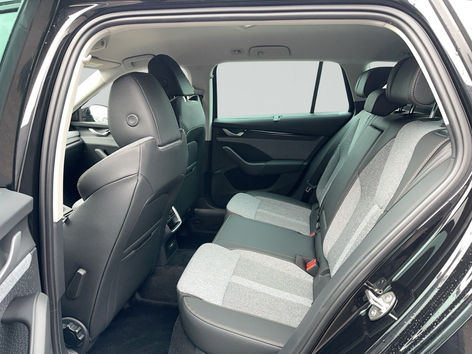Skoda Octavia - Bild 11