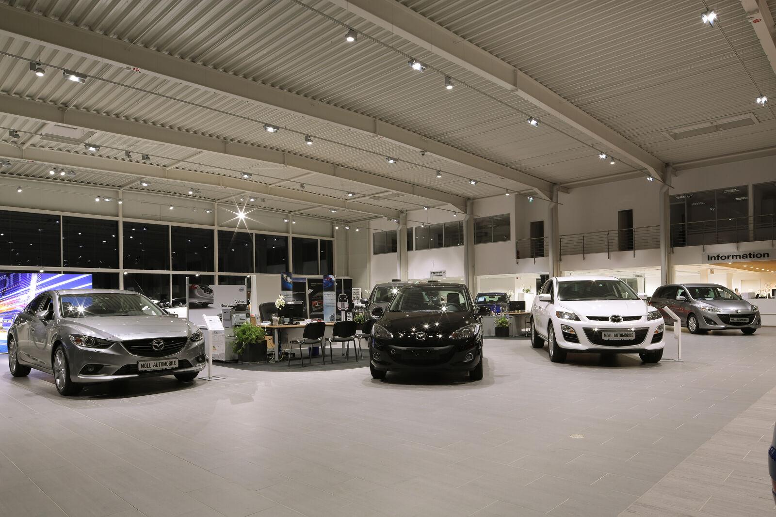 showroom-image-top