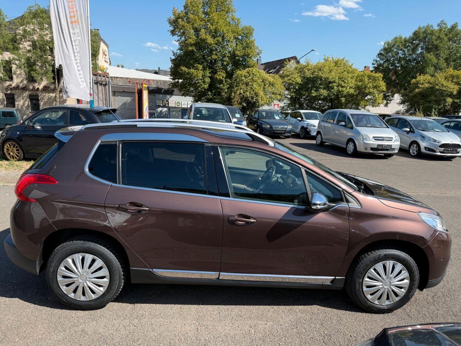 Peugeot 2008 Allure! TÜV NEU! Bordcomputer! Wenig KM!