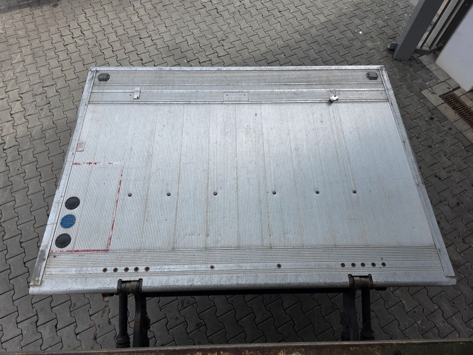 Fahrzeugabbildung Iveco Eurocargo ML140E21 LBW 3 Sitze Differenziale