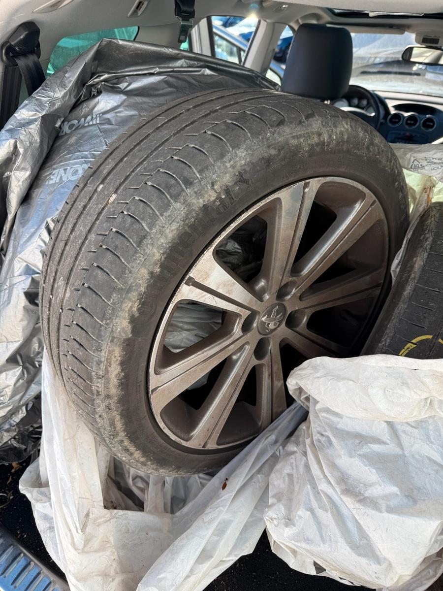 Peugeot 308 2012 — photo 17