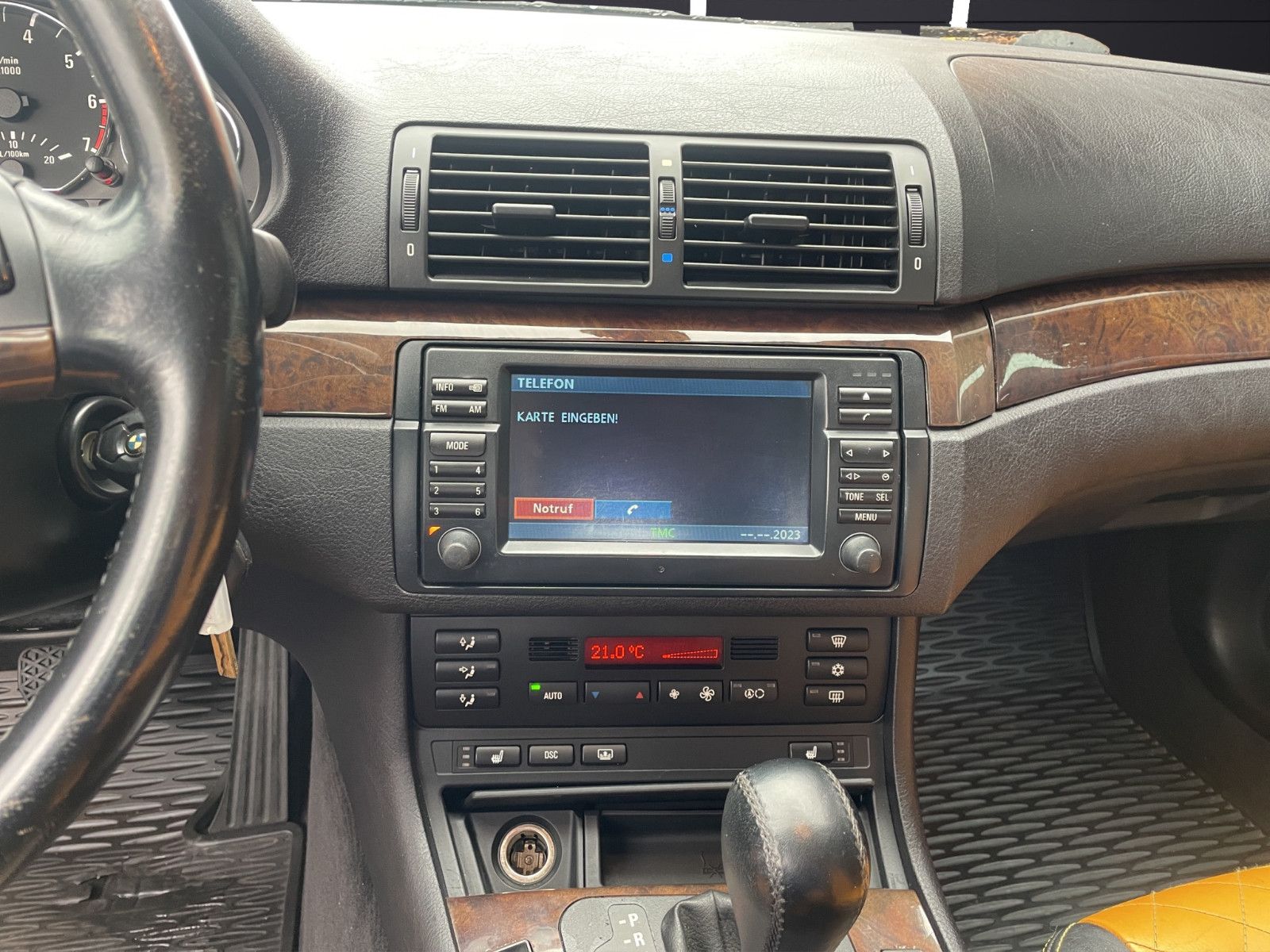 Fahrzeugabbildung BMW 320 Lim. Navi*Xenon*Shzg*Klimaauto