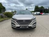 Hyundai Tucson blue Classic 2WD*1.HAND*KLIMA*ALU* - Hyundai Tucson Classic mit Benzin-Antrieb