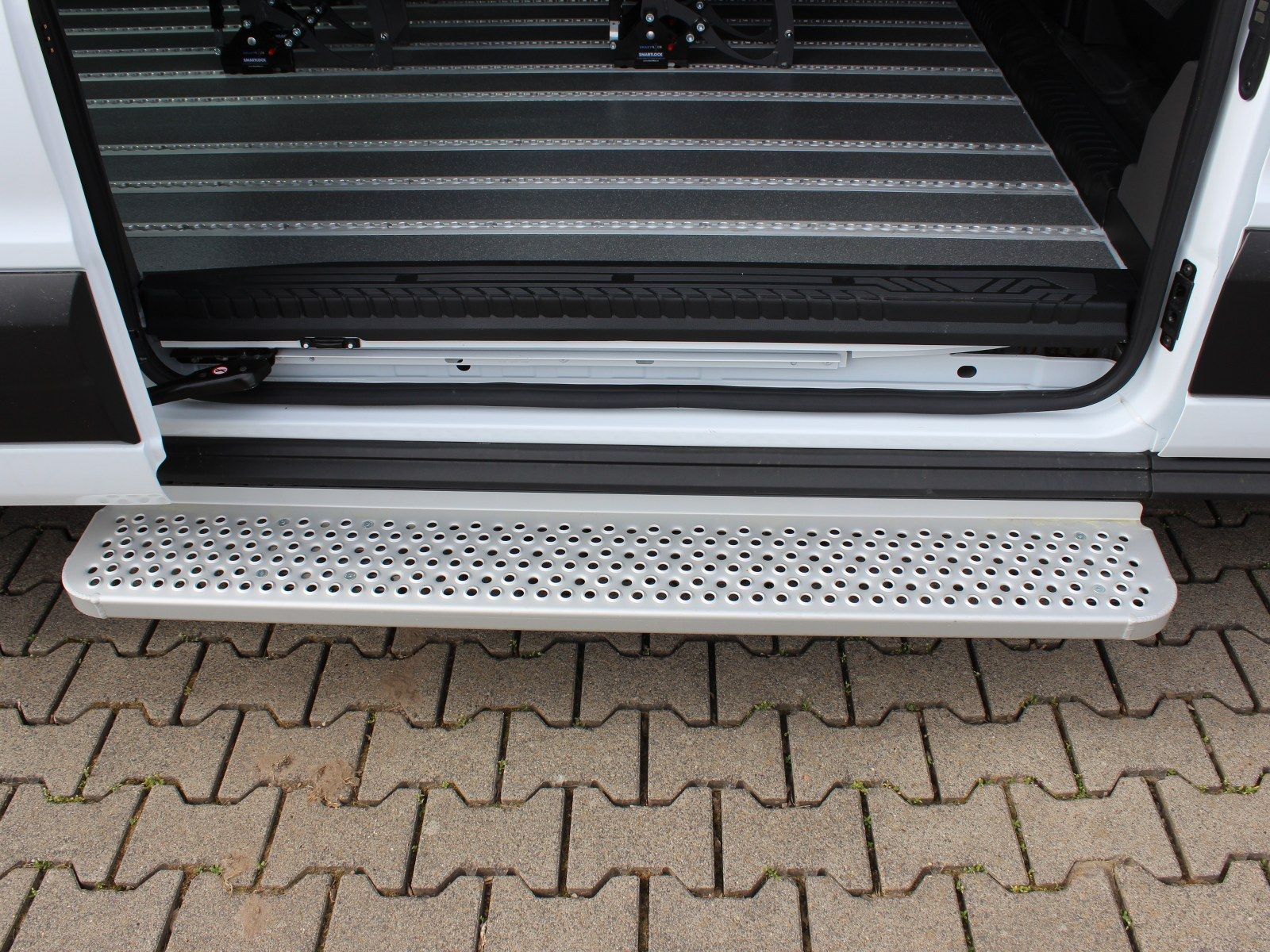 Fahrzeugabbildung Ford Transit 350 L3 Trend Rollstuhlumbau