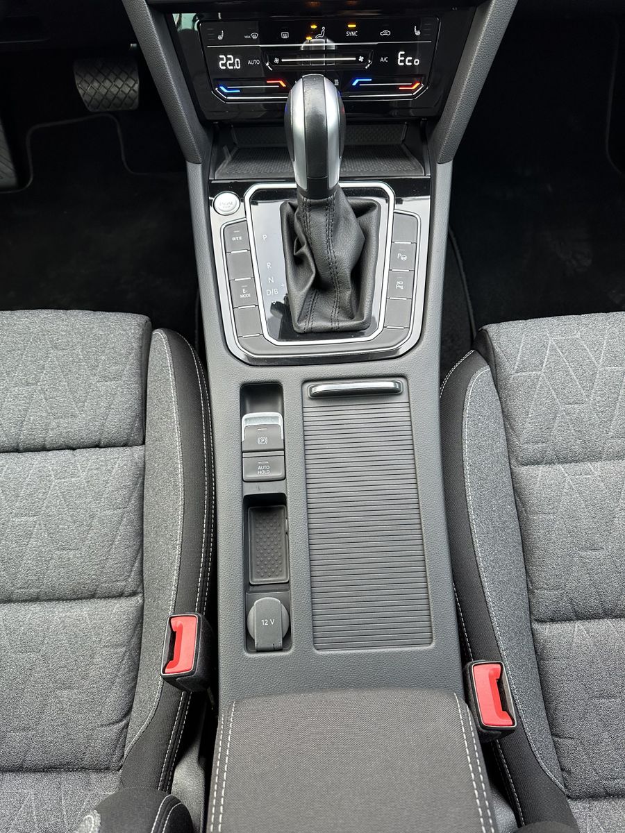 Fahrzeugabbildung Volkswagen Passat Variant GTE NAV+IQ-LIGHT+360°+STANDHEIZUN