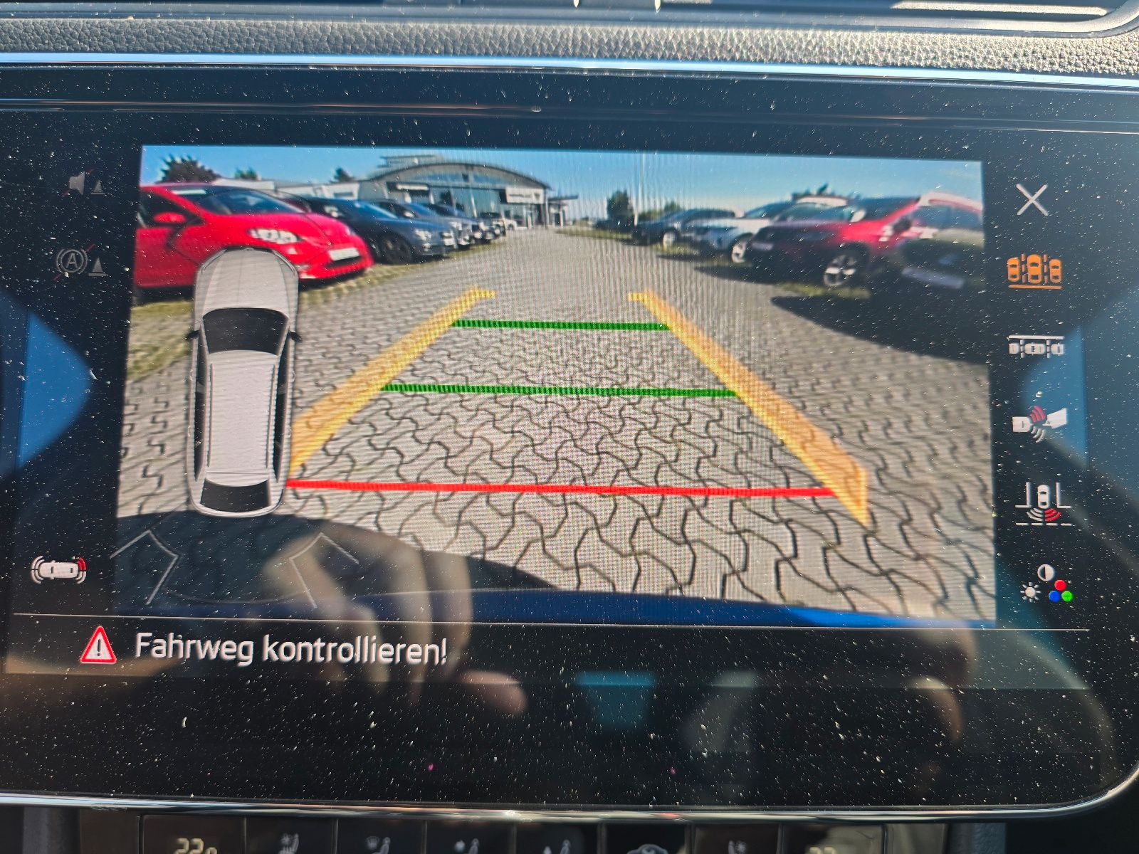 Fahrzeugabbildung SKODA Superb Combi Sportline 4x4 Matrix Navi ACC DCC 4