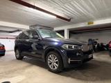 BMW X5 xDrive40d - - BMW X5 mit Diesel-Antrieb: Blau