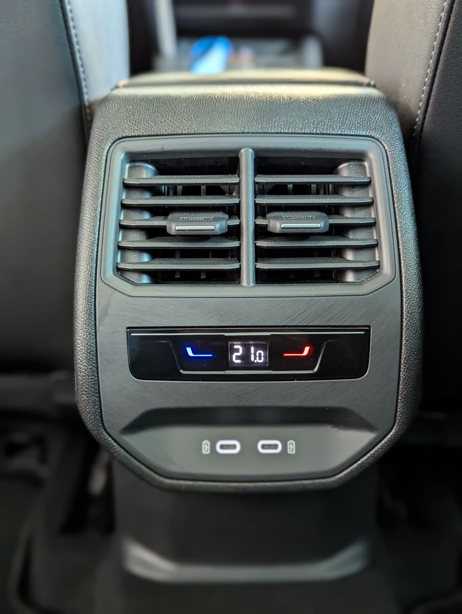 CUPRA Leon 1.5 eTSI Sennh Matrix Pano Edge/Dynamic AHK - Image 26