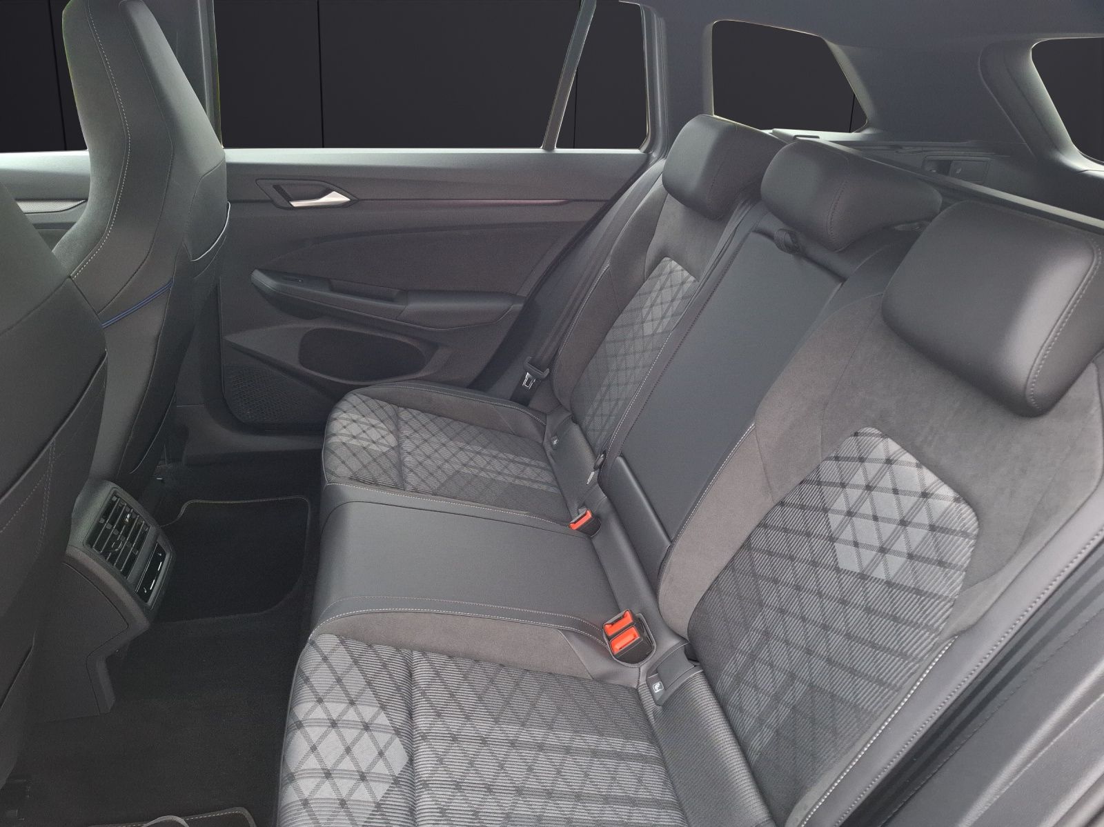 Fahrzeugabbildung Volkswagen Golf VIII Variant eTSI R-Line DSG Standhzg. LED