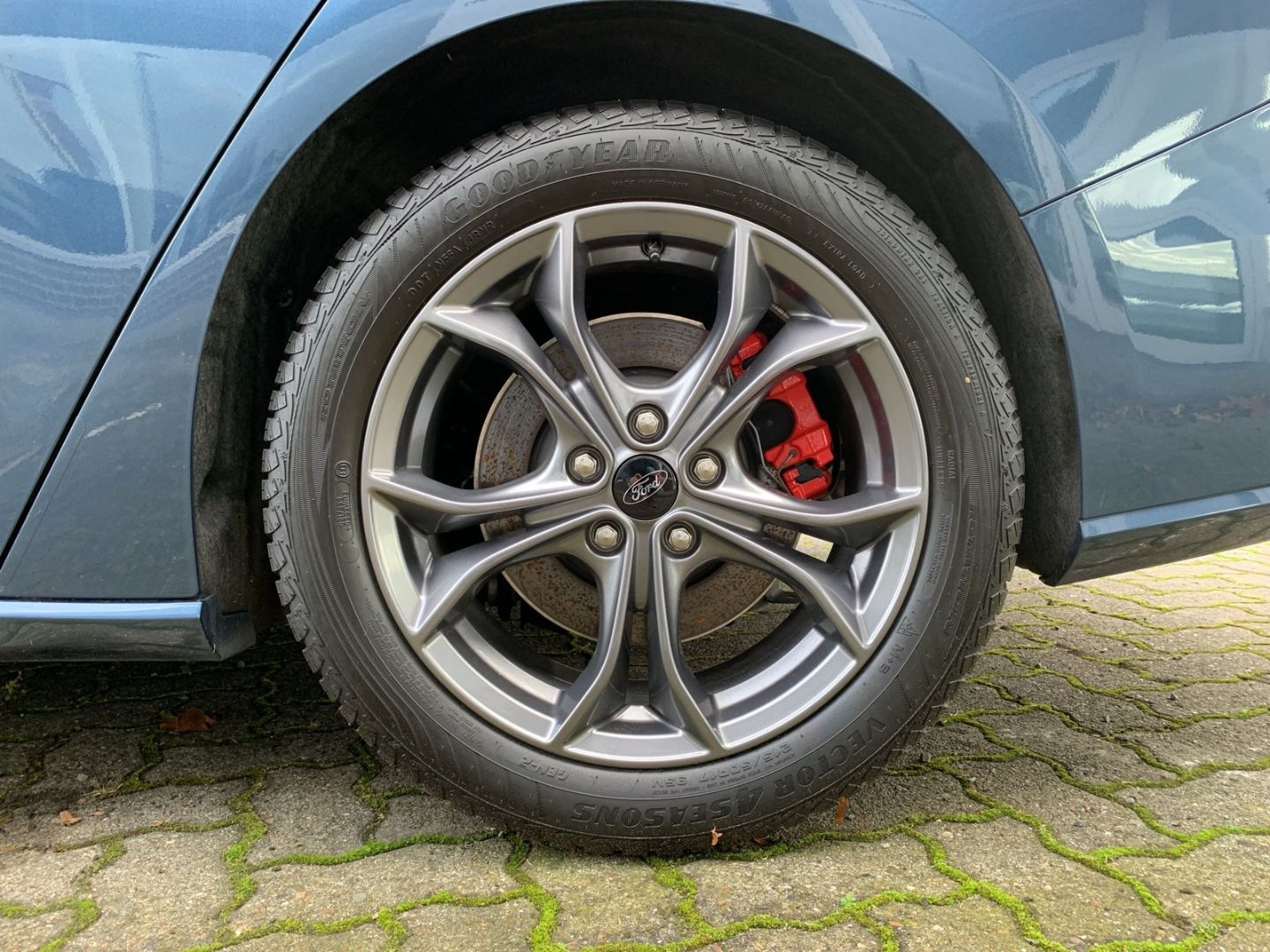 Fahrzeugabbildung Ford Focus Turnier ST-Line X 1.0 EcoBoost Mild-Hybrid