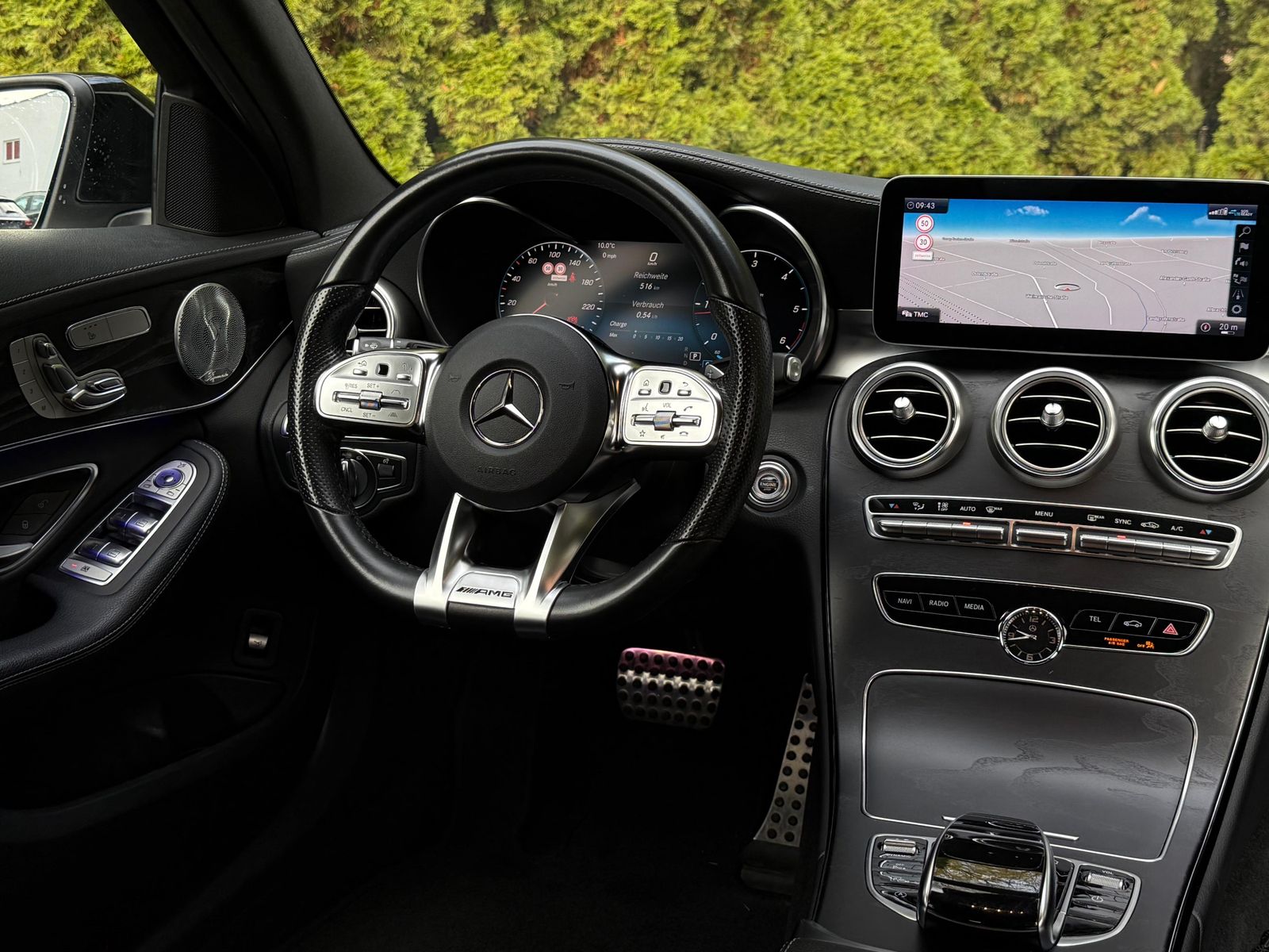 Fahrzeugabbildung Mercedes-Benz C 300 d 4M AMG-Line MULTIB+NIGHT+NAV+KAM+VIRTUAL