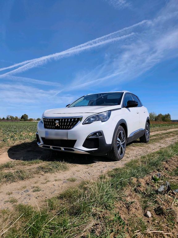 Image of Peugeot e-3008
