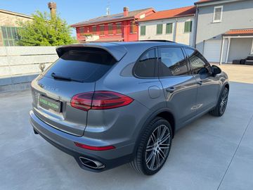 Porsche Cayenne - 6