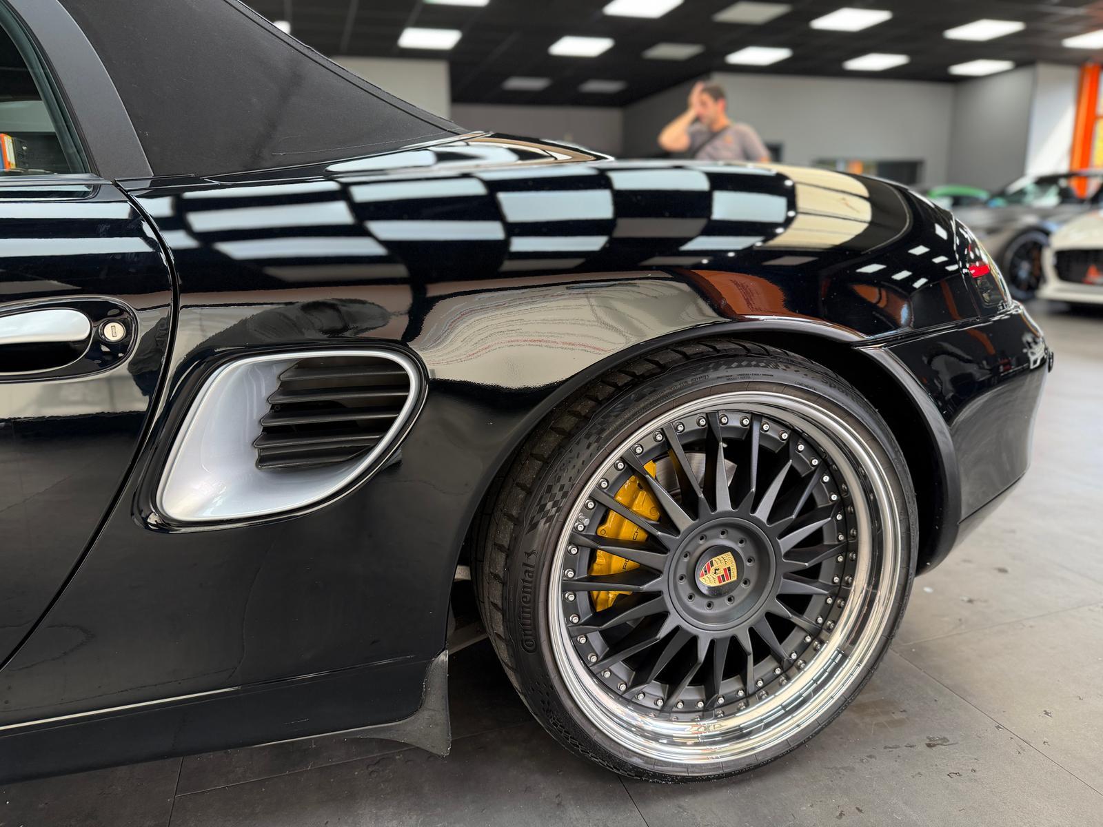 Porsche Boxster 986 2.7 | 220 ch | BVM | Cuir partiel beige | GPS | Régulateur de vitesse | Suspension sport