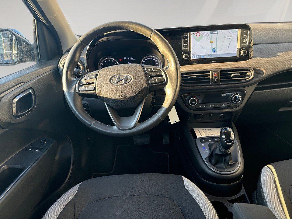 Fahrzeugabbildung Hyundai i10 1.2i 84PS A/T Trend Komfortpaket, Navipaket