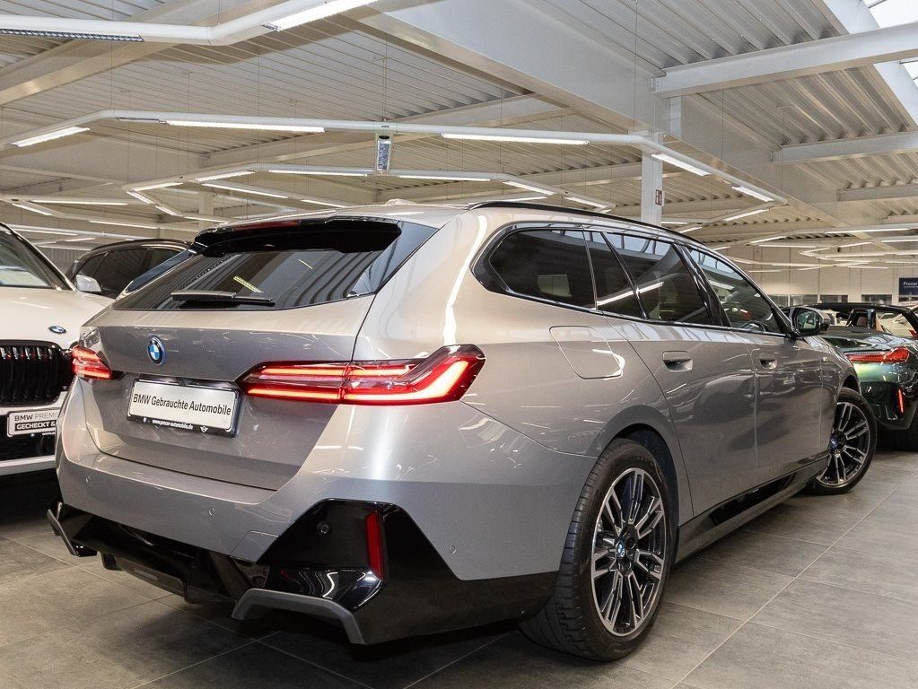 BMW i5 eDrive40 Touring M Sport HUD PANO ACC AHK LM foto 2