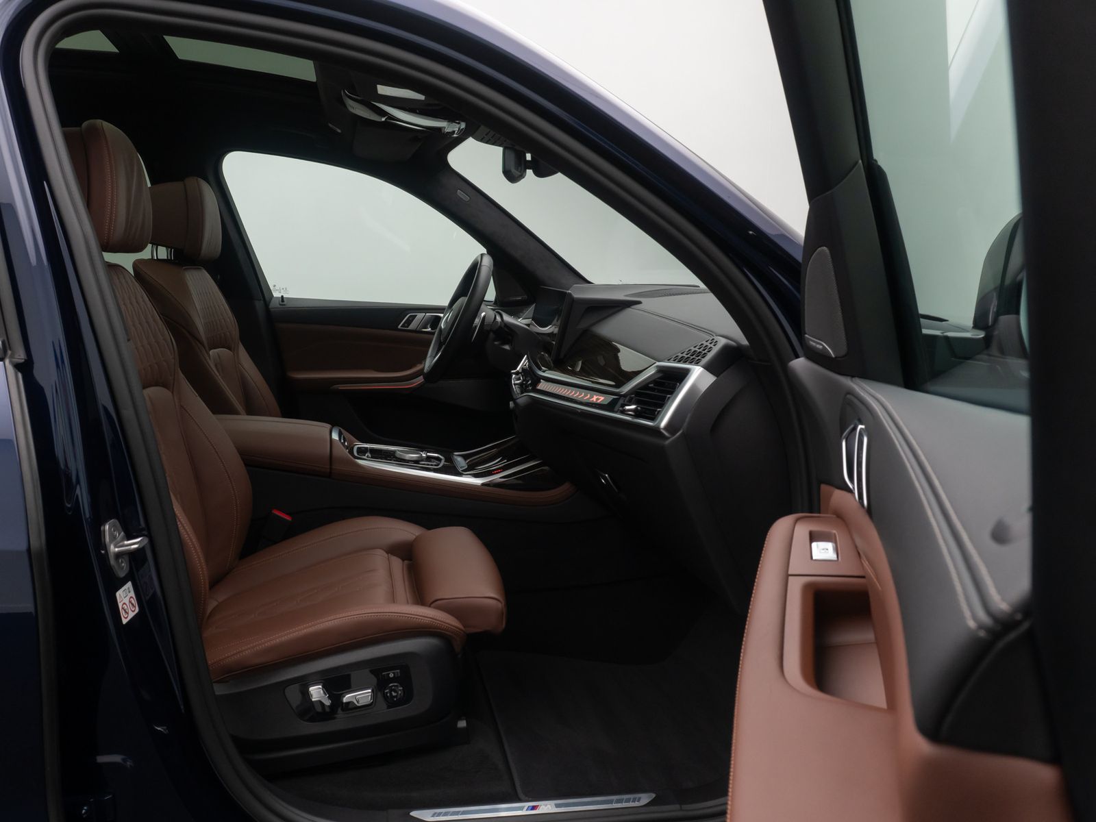 Fahrzeugabbildung BMW X7 xD40d M Sport 360&deg; SkyLounge H/K Individual