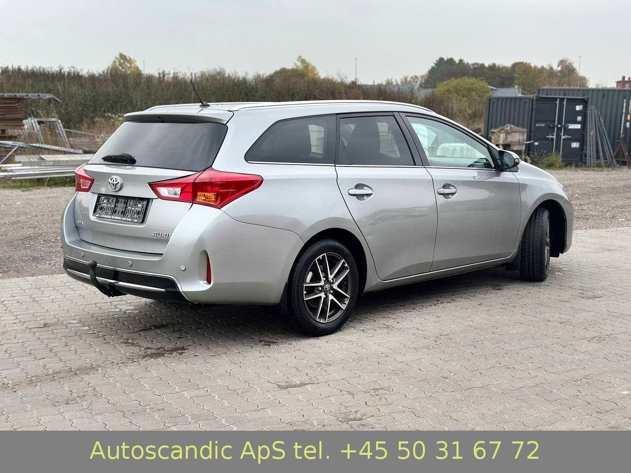 Toyota Auris 2014 — photo 9