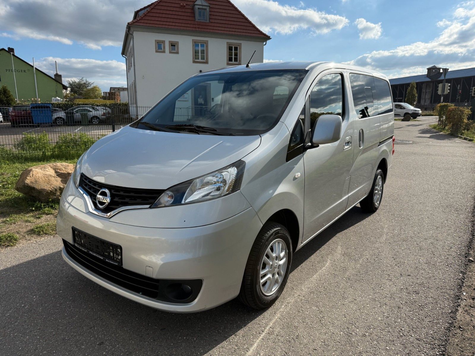 NISSAN NV200
