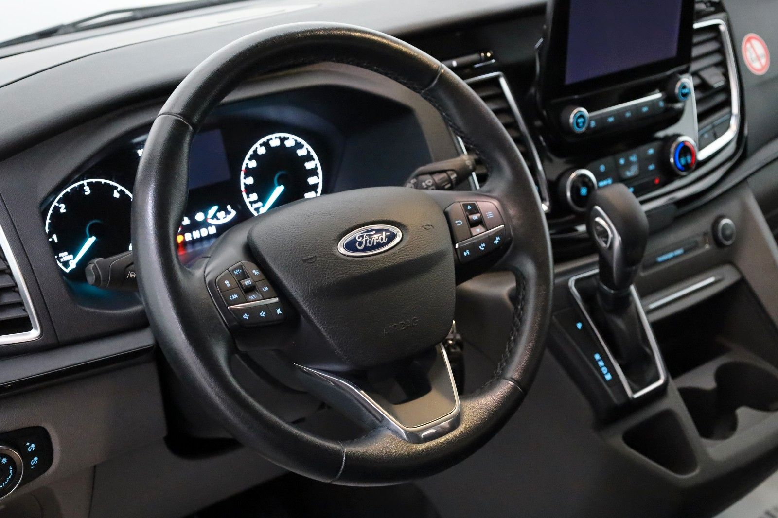 Fahrzeugabbildung Ford Tourneo Custom Sport 8 Sitzer,T.Leder,Navi,Xenon