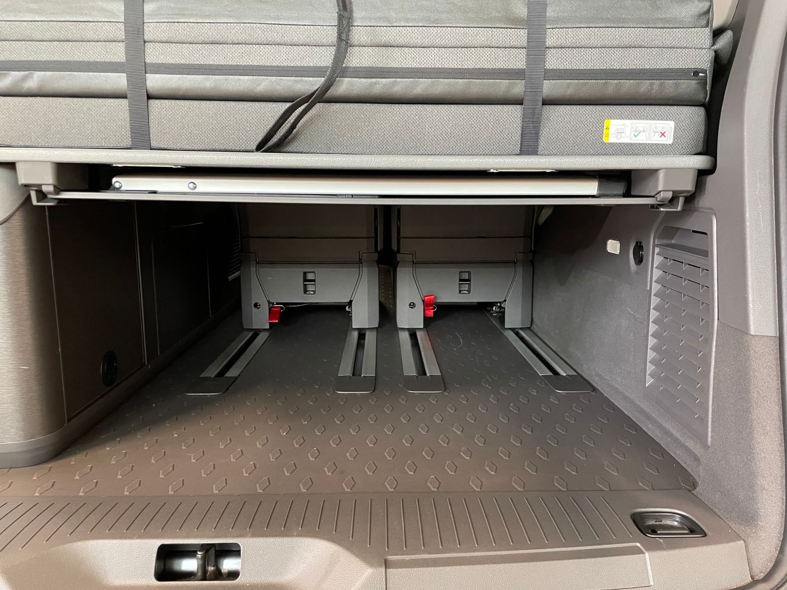 T7 California Coast 1.5 TSI eHybrid 4M STANDHZG