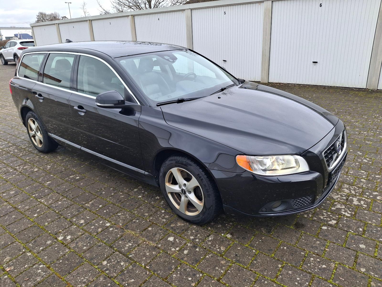 Volvo V70 Kombi Momentum