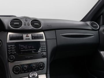 Fahrzeugabbildung Mercedes-Benz CLK 200 Coupe Kompressor Avantgarde Sitzhzg Temp