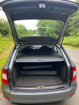 Skoda Superb 1.8 TSI Elegance Combi Elegance - Skoda Superb aus 2010: Kombi