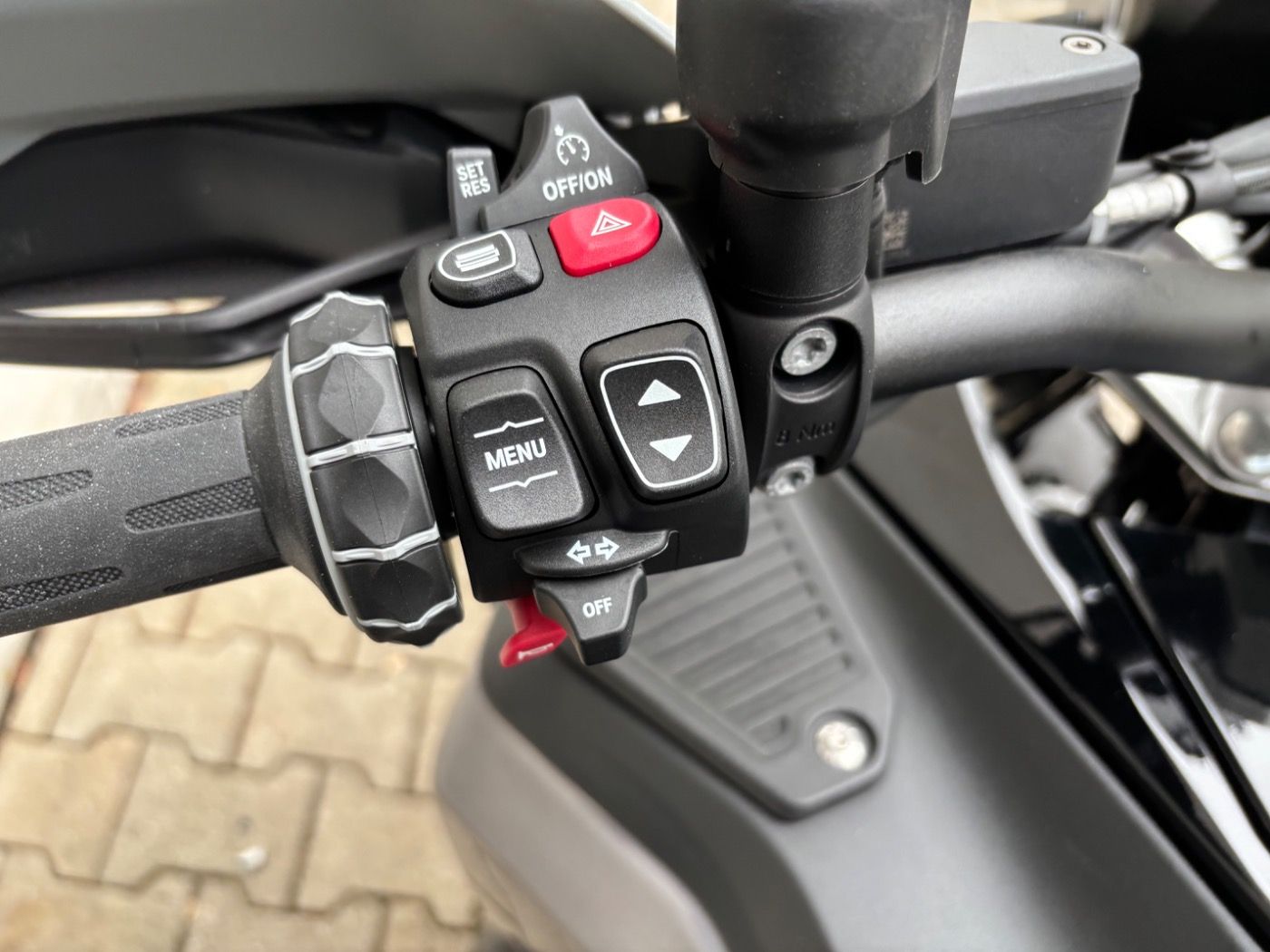 Fahrzeugabbildung BMW R 1300 GS Adventure 3 Pakete Enduroschmiederäder