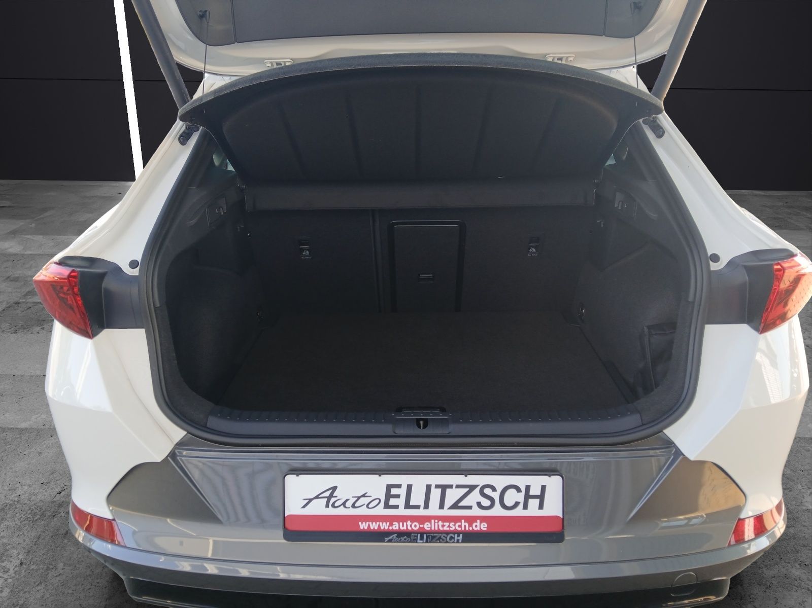 Fahrzeugabbildung CUPRA Formentor TSI DSG 4Drive LED Pano ACC RFK SH 19"