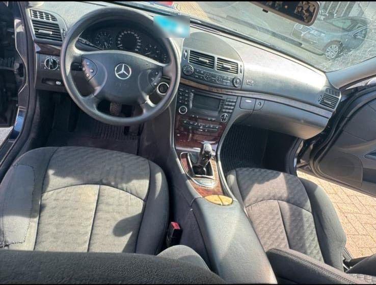 Mercedes-Benz E220 2005 — photo 5
