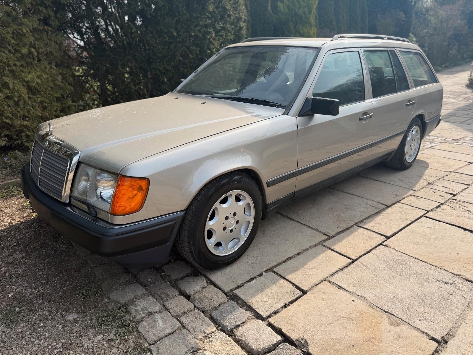 MERCEDES-BENZ 300 TD W124 109 CH BVA - 2ème MAIN - TOIT OUVRANT - 88000 km