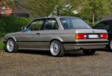 BMW 3er E30 325I H-Kennzeichen restauriert - BMW 325 aus 1990: 325i