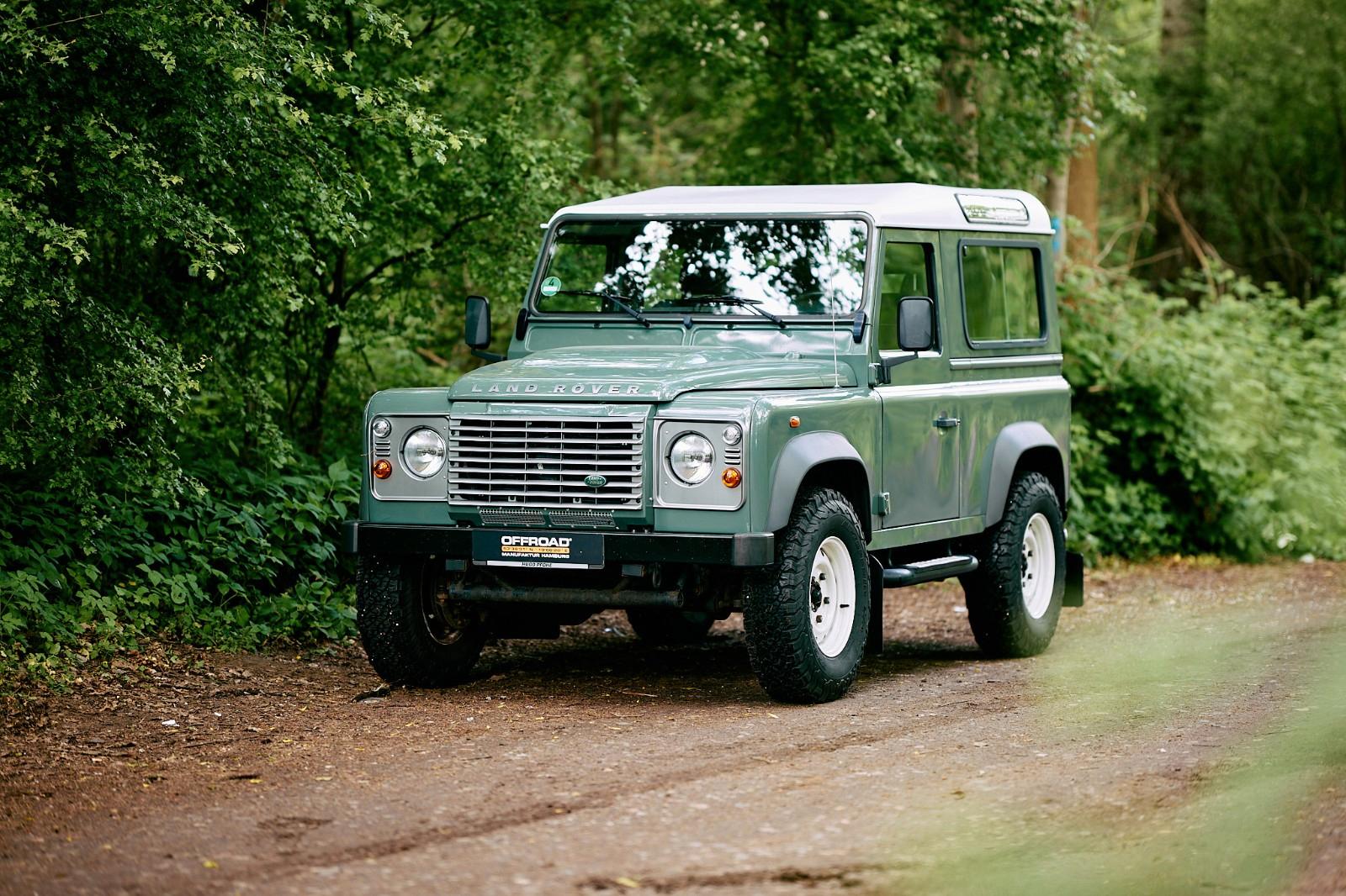 Land Rover Defender 90 E Station Wagon