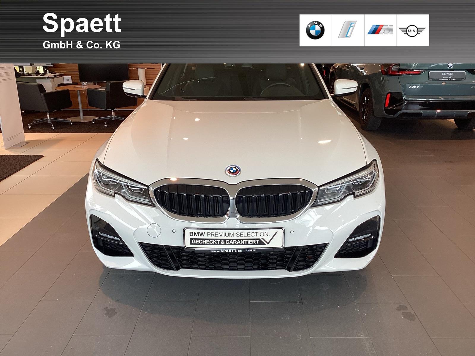 BMW 330e xDrive Touring M Sport Head-Up HiFi DAB