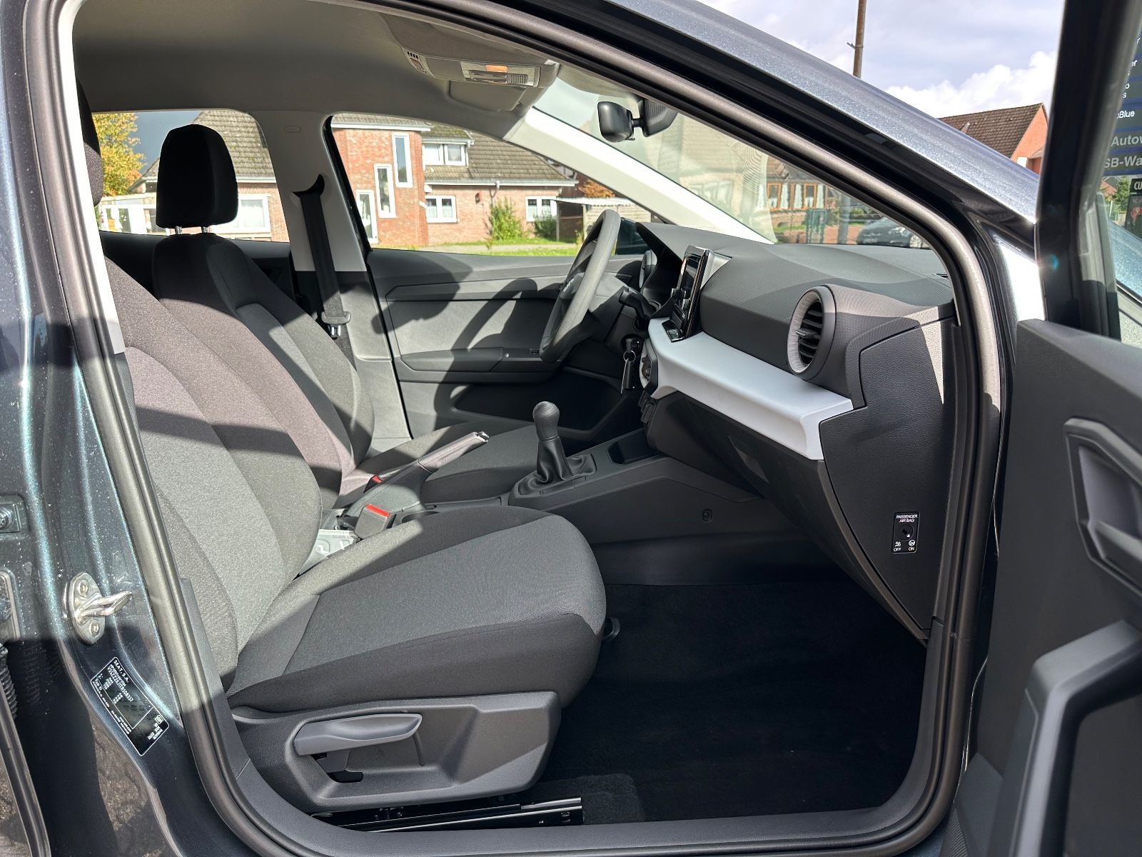 Fahrzeugabbildung SEAT Ibiza 1.0 TSI Reference GRA/LED/SHZG/Einparkh