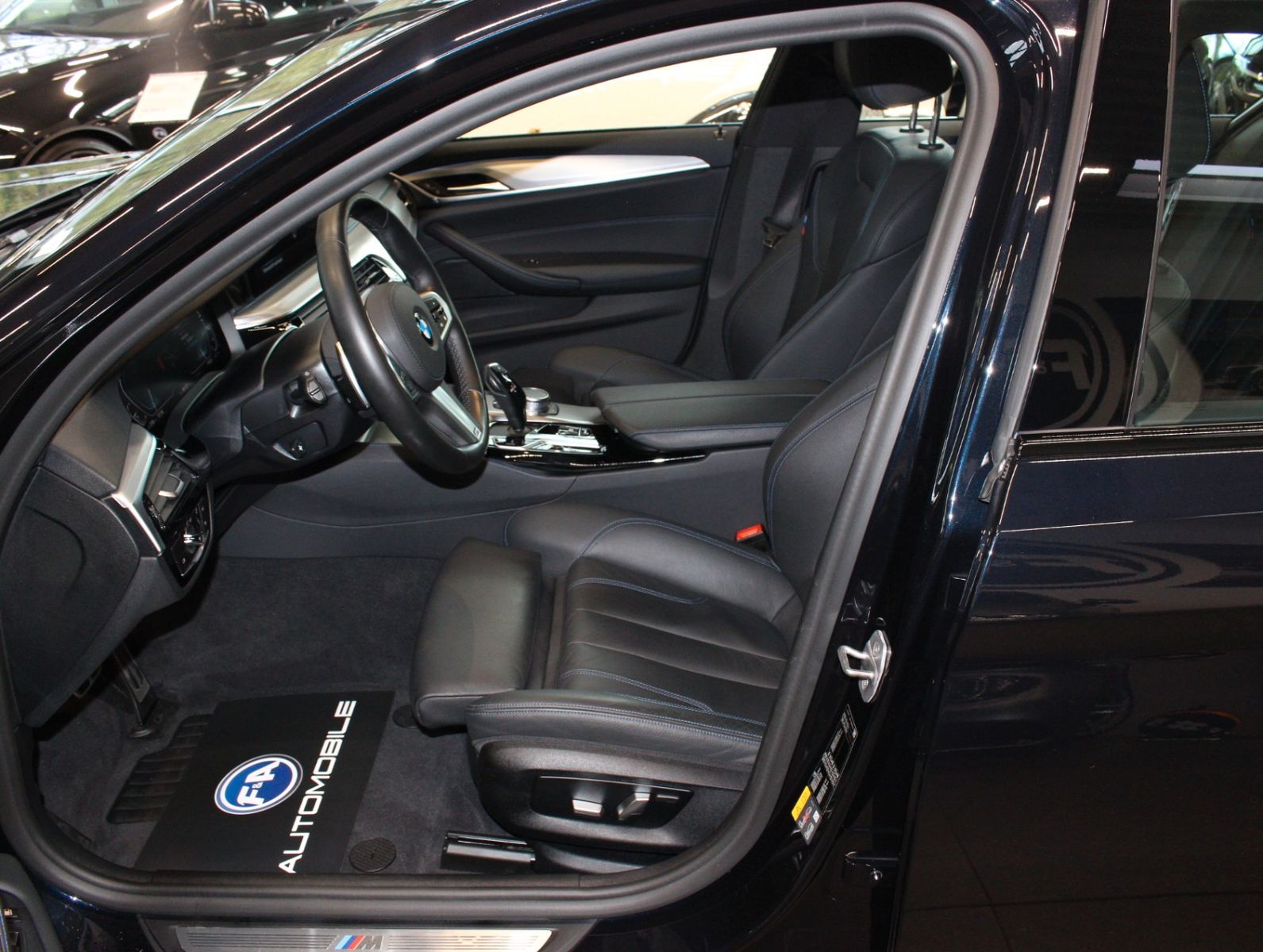 Fahrzeugabbildung BMW 545e xDrive M-Sport*Hud*GSD*360° Kamera