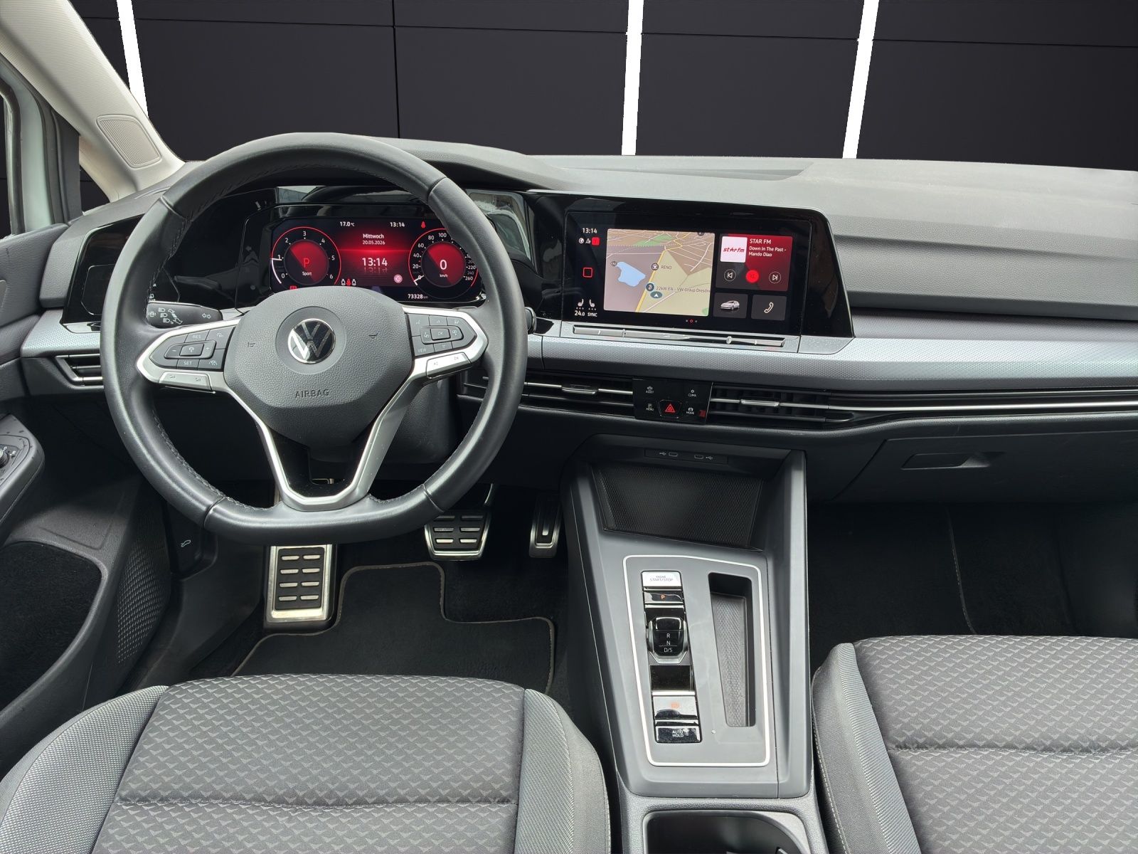 Fahrzeugabbildung Volkswagen Golf VIII Active TDI DSG LED Navi ACC SHZ App-Co