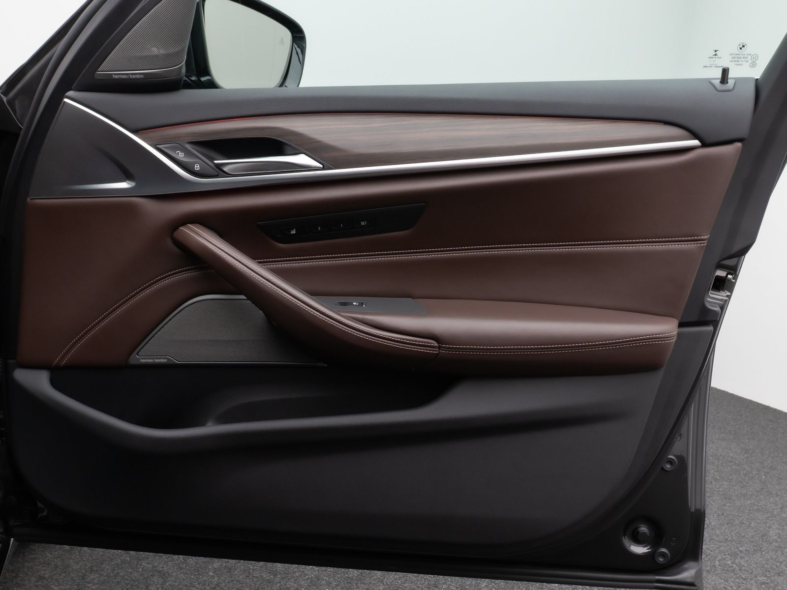 Fahrzeugabbildung BMW 530i xD Luxury Line Panorama 360°HUD H/K Massage