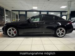ALFA ROMEO Giulia 2.0 Turbo 16V Veloce Q4/ACC/CAM/NAVISHZ!