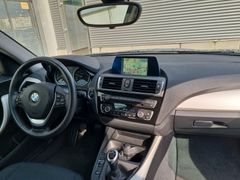 Fahrzeugabbildung BMW 118 i Advantage LED PDC NAVI SHZ