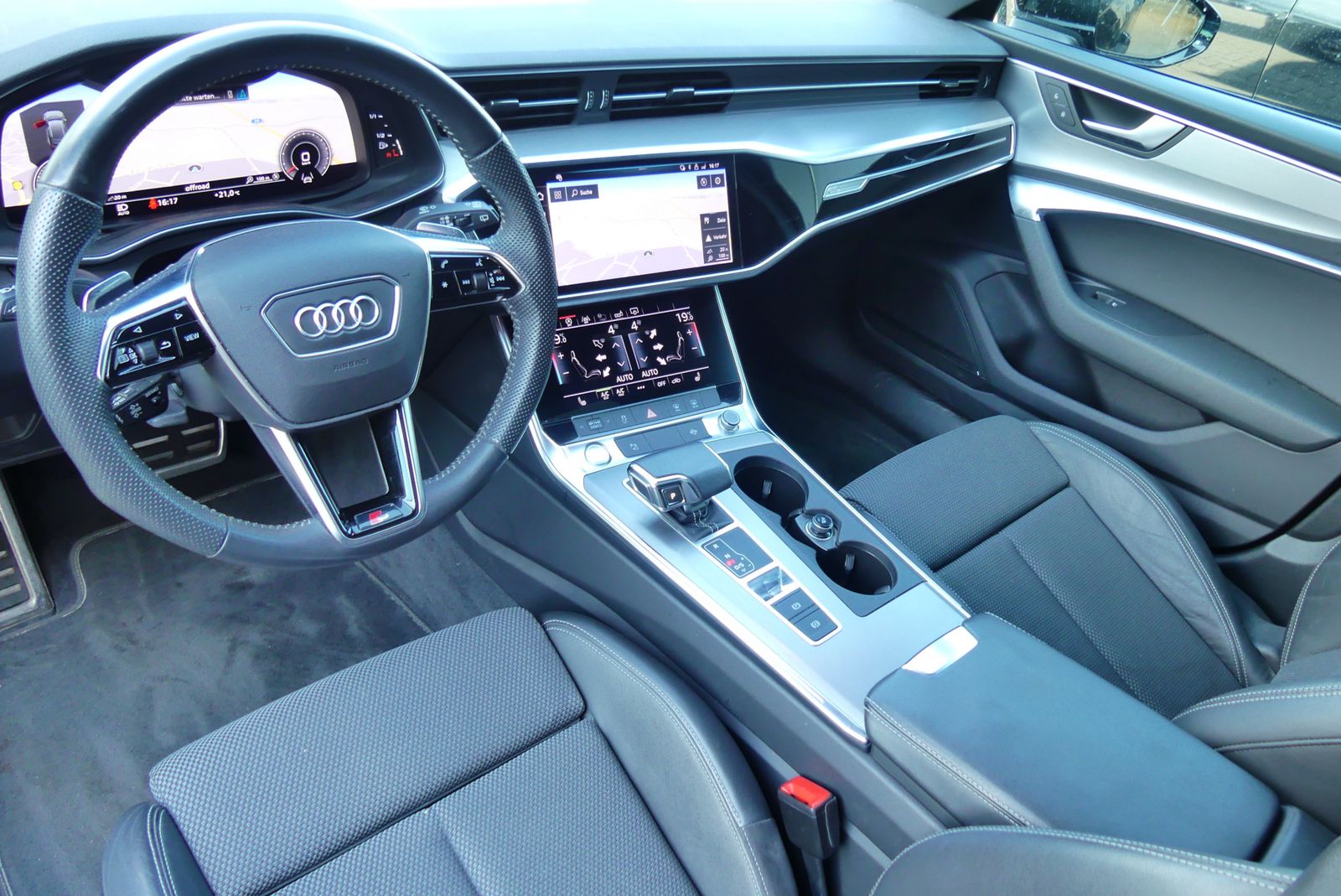 Fahrzeugabbildung Audi A6 Avant 45 TFSI S-Line NAV+LED+VCOCKPIT+PANO+SH