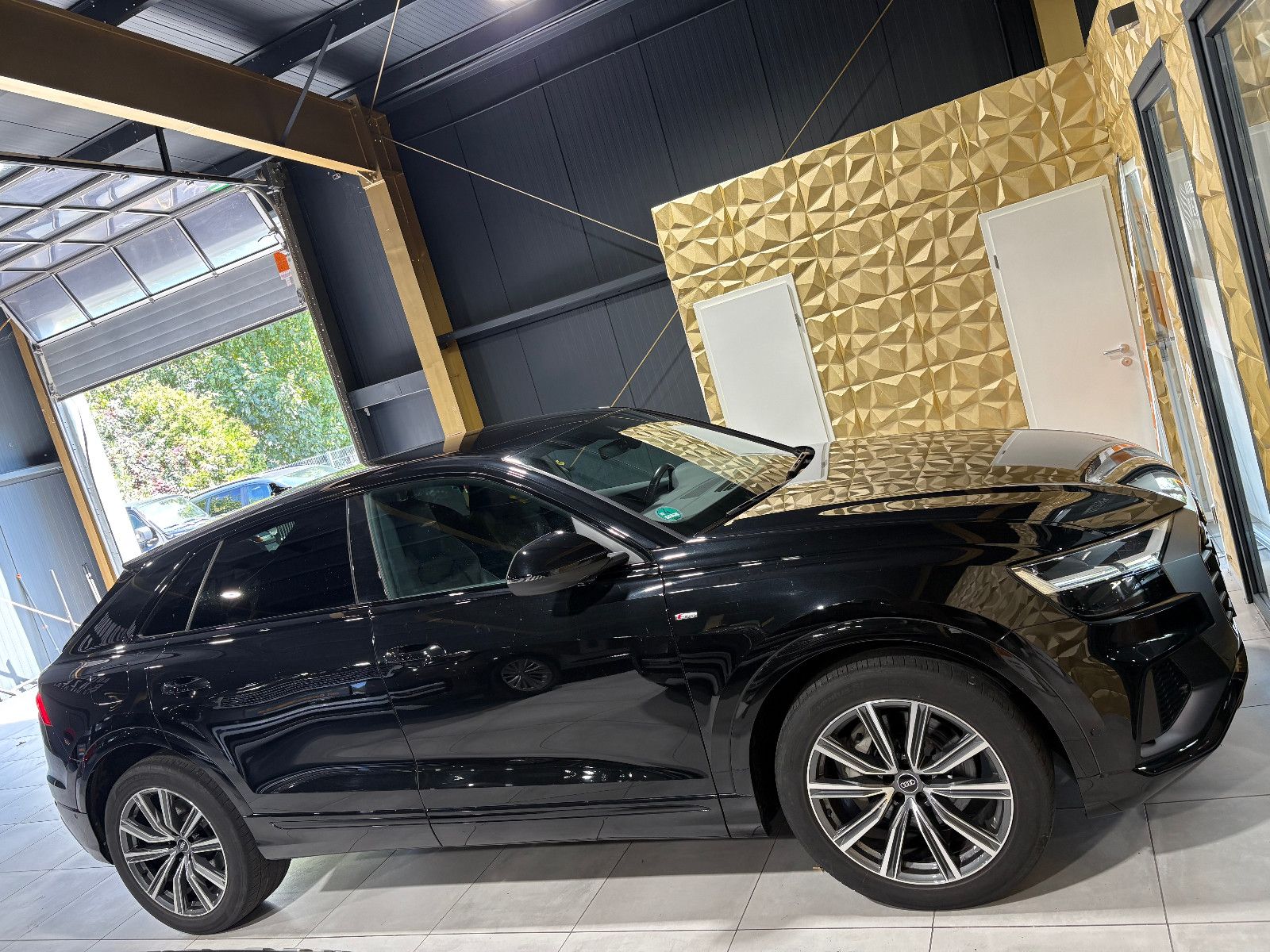 Fahrzeugabbildung Audi Q8 45 TDI quattro/APPLE/8-FACH/MASSAGE/NAVI/KAME